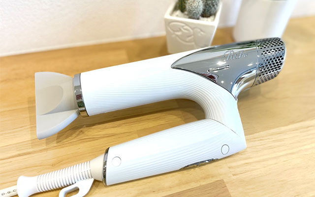 コンパクトなボディで、驚きのパワー。速乾なのに、まとまる、ツヤめく。